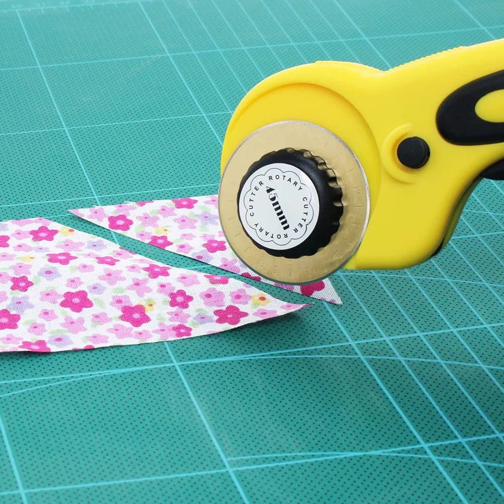 Ultra-Sharp Rotating Fabric Cutter – Precise Multi-Layer Cutting with Ergonomic Design