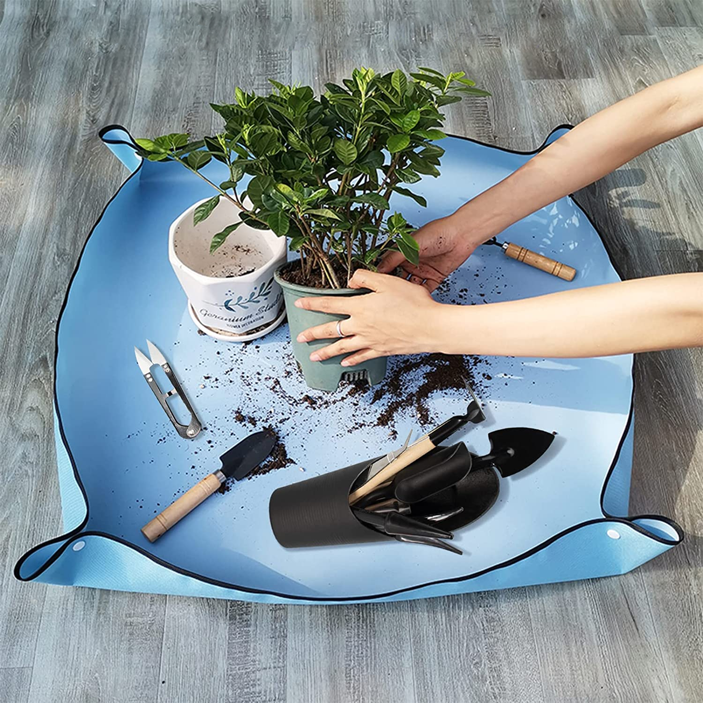 GardenMat 2.0 – Waterproof Foldable Gardening Work Mat for Clean & Organized Planting