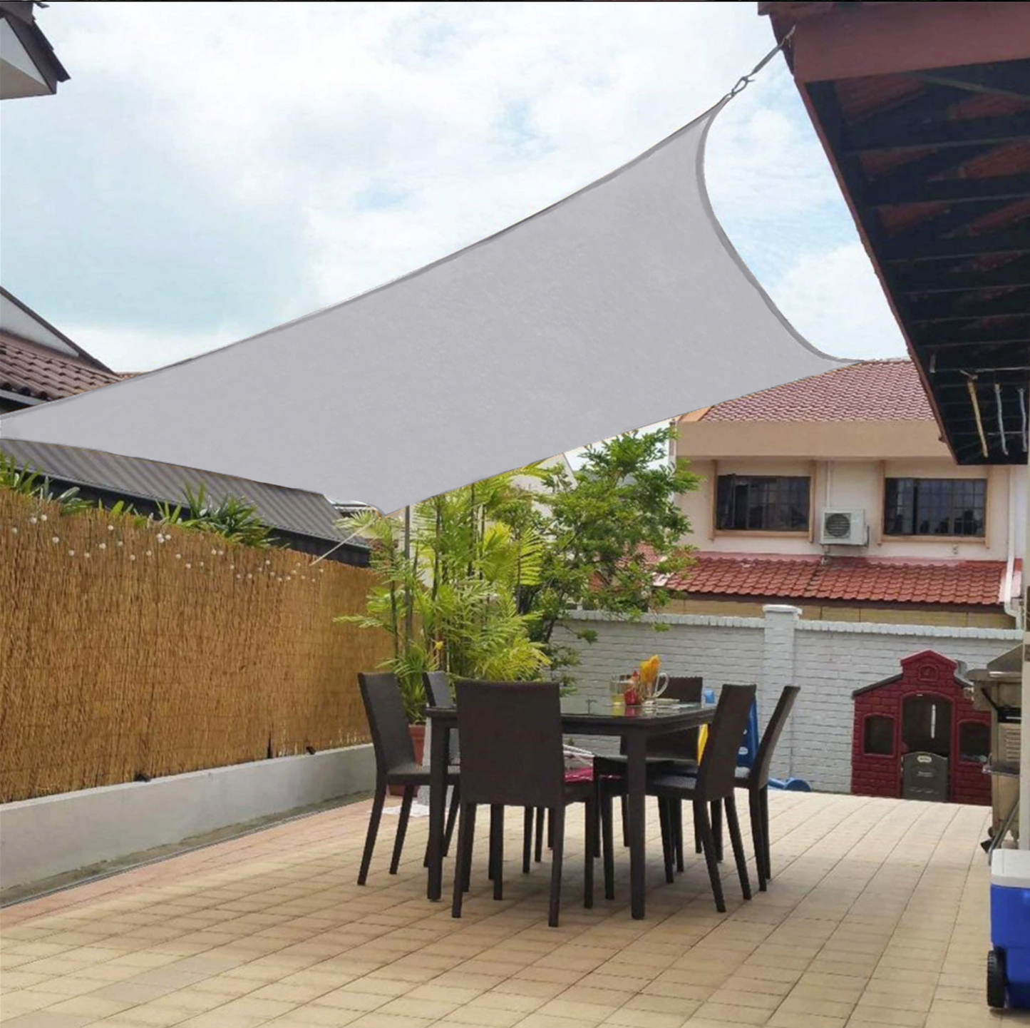 Sunshade Pro – UV-Blocking, Water-Repellent Shade Sail for Outdoor Comfort