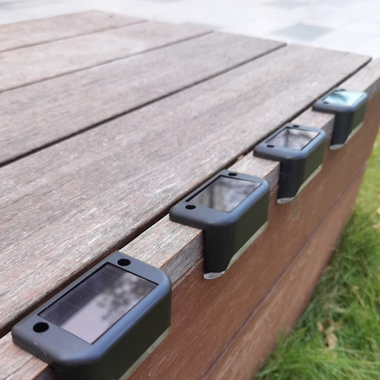 Solar LED Pathway Light – Warm Outdoor Lighting for Garden, Patio & Walkways