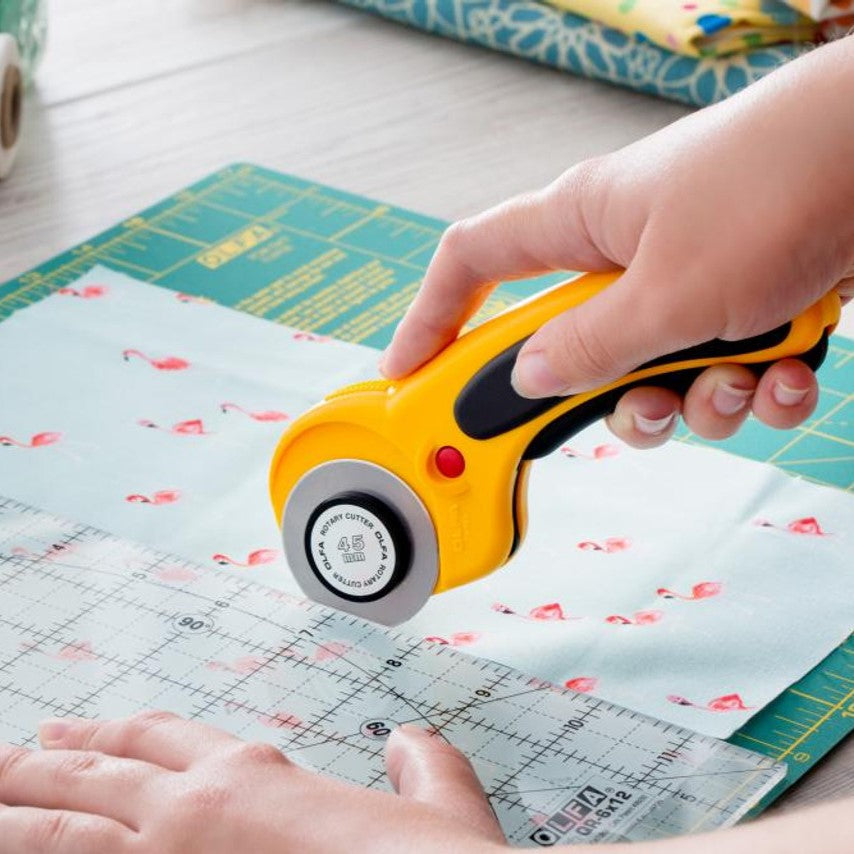 Ultra-Sharp Rotating Fabric Cutter – Precise Multi-Layer Cutting with Ergonomic Design