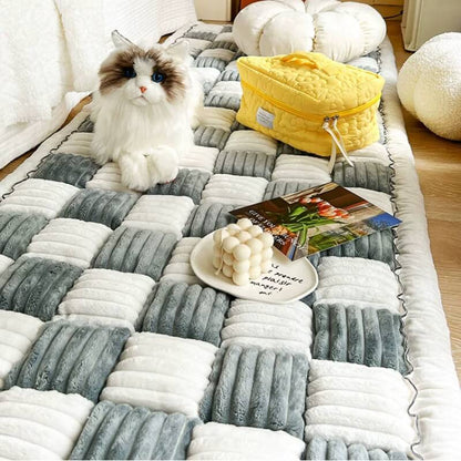 GardenGuard – Stylish Sofa Protector with Quilted Design & Non-Slip Backing