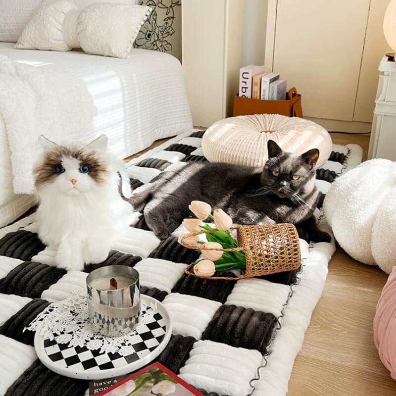 GardenGuard – Stylish Sofa Protector with Quilted Design & Non-Slip Backing